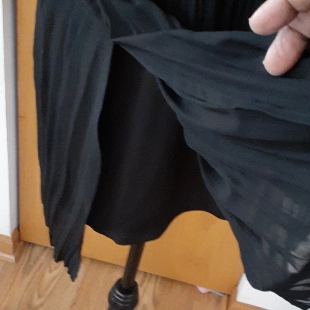 Black Top - Picture 6 of 6